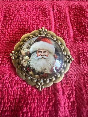 Vintage-Style Santa brooch Accent - Red